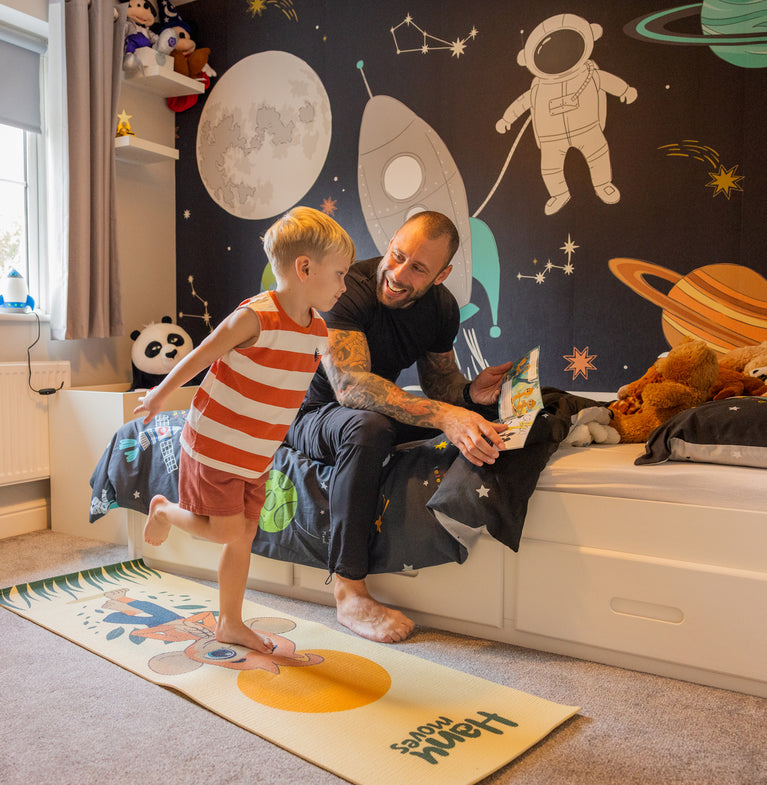 Hanu and the Stormy Sky Yoga Mat & Storybook Set